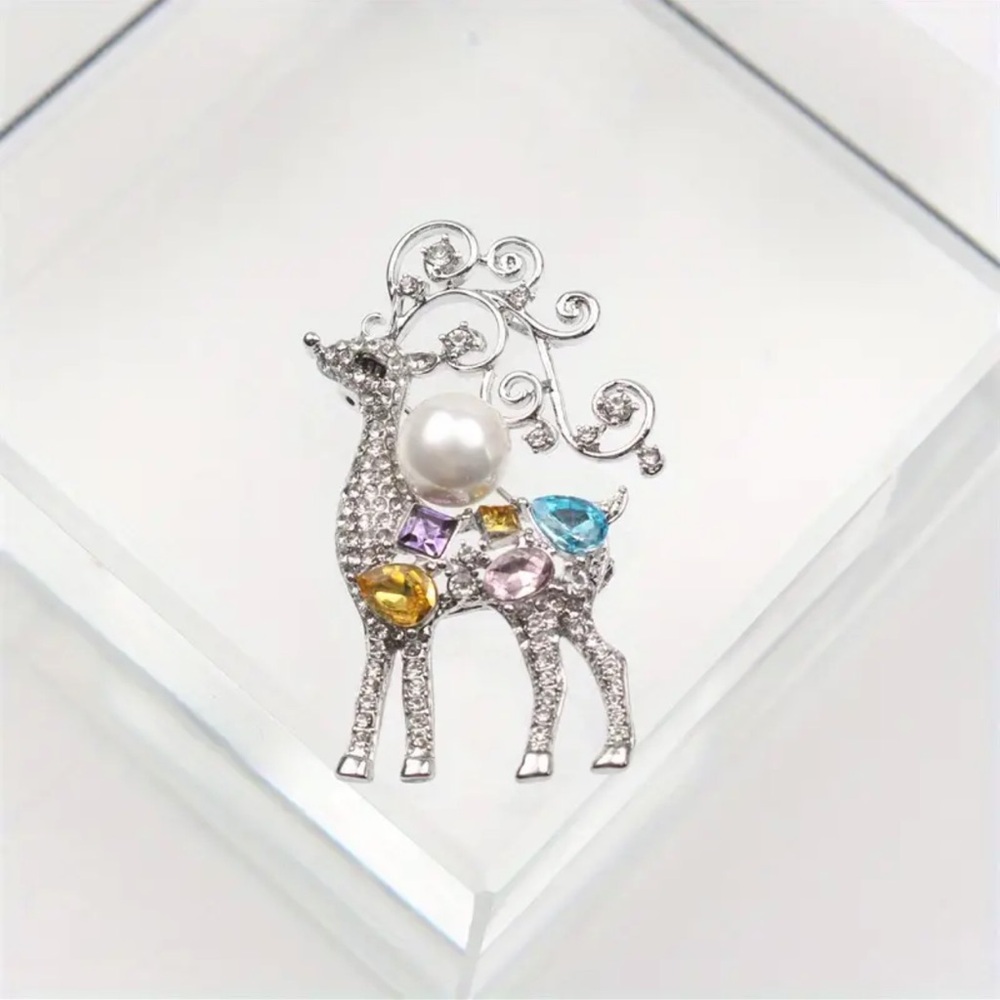Rhinestone Reindeer Tree Brooch, Sparkling Reindeer Pin, Christmas Brooch